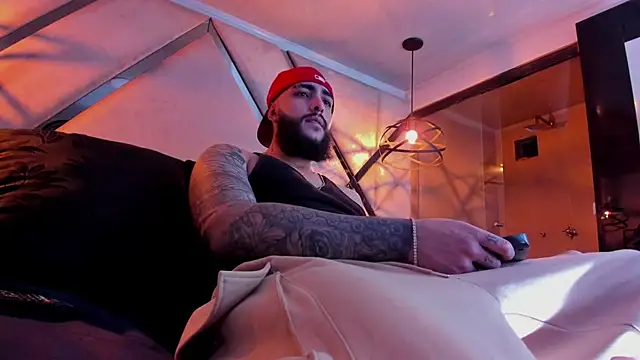 Snapshot of SantiagoHincapiie chatting on March 4, 2026, 4:20 am SantiagoHincapiie online show from March 4, 2026, 4:20 am