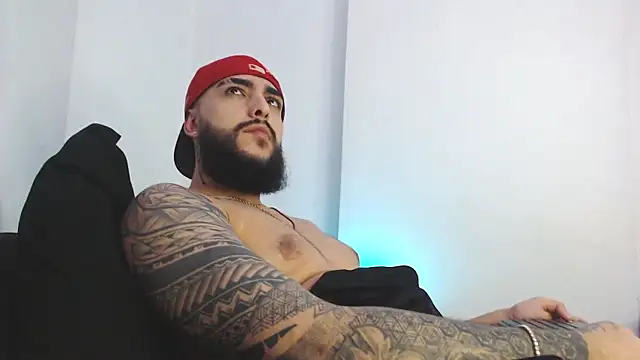 Snapshot of SantiagoHincapiie chatting on March 19, 2026, 5:18 am SantiagoHincapiie online show from March 19, 2026, 5:18 am