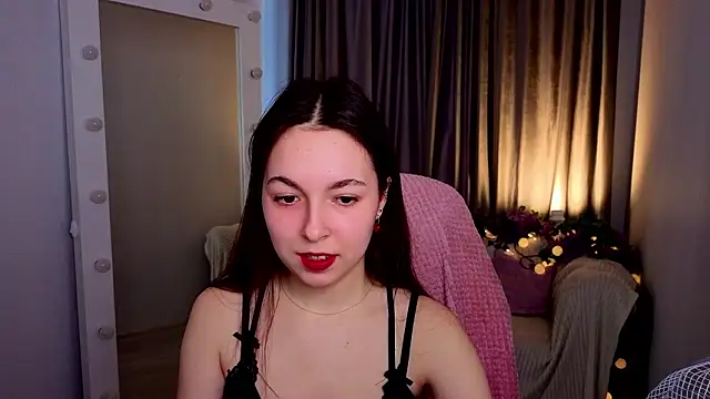 Snapshot of BellaThery chatting on March 26, 2026, 5:06 am BellaThery online show from March 26, 2026, 5:06 am