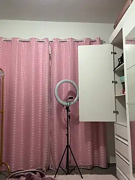 issis1010 online show from March 19, 2026, 4:34 am