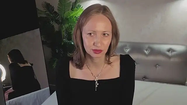 Snapshot of Elizabeth_Andersonn chatting on March 8, 2026, 8:28 am Elizabeth Andersonn online show from March 8, 2026, 8:28 am