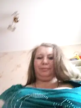 KiraStanton online show from March 22, 2026, 5:00 am