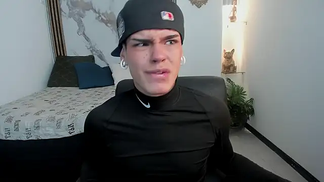 Snapshot of Mk_Desire chatting on March 3, 2026, 2:40 am Mk Desire online show from March 3, 2026, 2:40 am