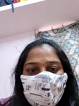 Shaliniqueen online show from June 15, 2026, 12:27 pm