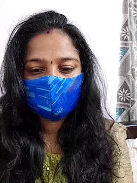 Shaliniqueen online show from June 3, 2026, 2:56 am