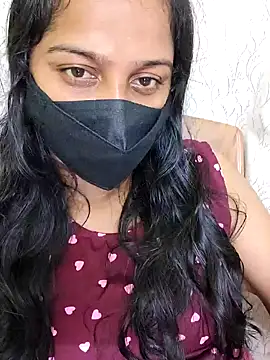 Shaliniqueen online show from June 18, 2026, 12:43 pm