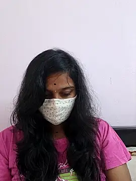 Shaliniqueen online show from July 22, 2026, 6:37 am