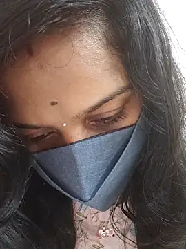 Shaliniqueen online show from July 7, 2026, 12:20 pm