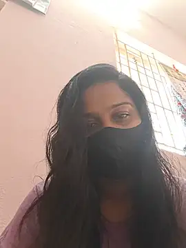 Shaliniqueen online show from June 25, 2026, 6:40 am