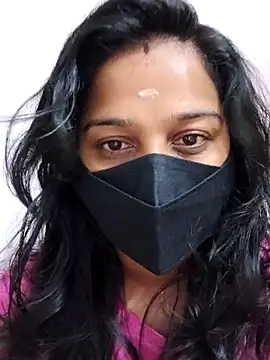 Shaliniqueen online show from August 1, 2026, 1:58 am
