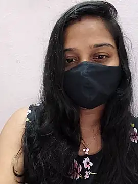 Shaliniqueen online show from June 24, 2026, 2:04 pm