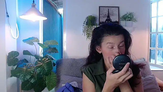 Snapshot of milk_chloe_ chatting on March 16, 2026, 1:26 pm milk chloe online show from March 16, 2026, 1:26 pm