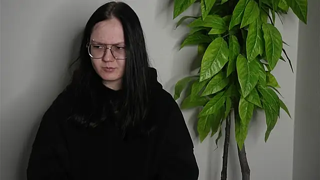 LeBrindza online show from February 21, 2026, 1:24 pm