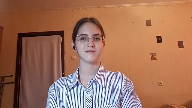 Snapshot of Katelemon chatting on July 21, 2026, 10:27 am Katelemon online show from July 21, 2026, 10:27 am