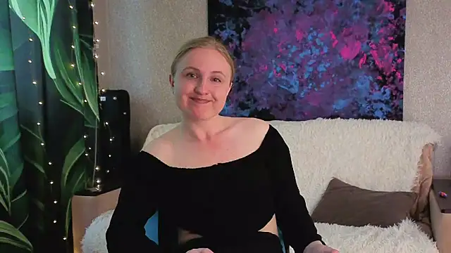 Lanavi Smile online show from July 27, 2026, 6:09 am