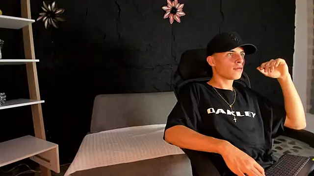 Snapshot of TylerDlucca chatting on February 25, 2026, 4:01 am TylerDlucca online show from February 25, 2026, 4:01 am