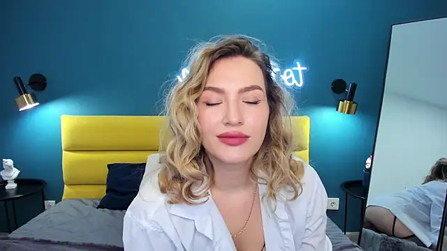 StellaAlluring online show from March 10, 2026, 1:42 am