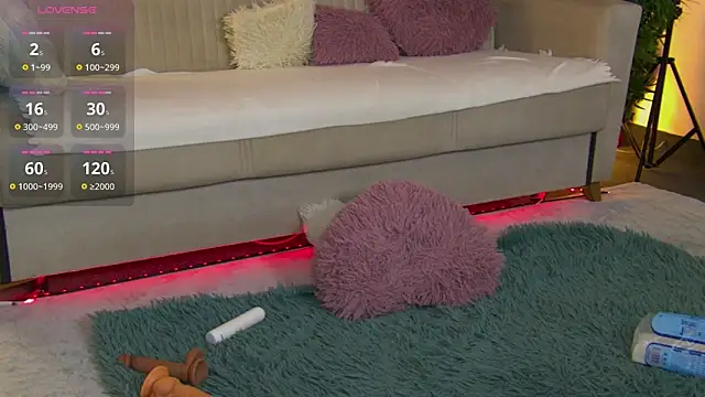 Snapshot of SabrineDivine chatting on April 11, 2026, 7:45 am SabrineDivine online show from April 11, 2026, 7:45 am