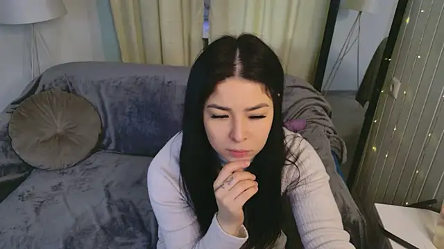 Erika Moan  online show from April 2, 2026, 6:09 am