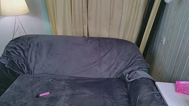 Erika Moan  online show from April 3, 2026, 5:58 am