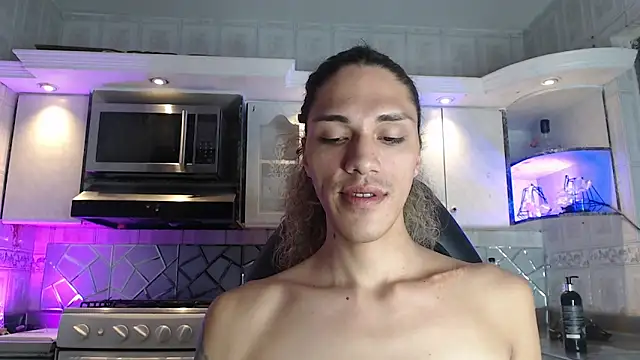 CrisOzzz online show from April 12, 2026, 6:33 pm