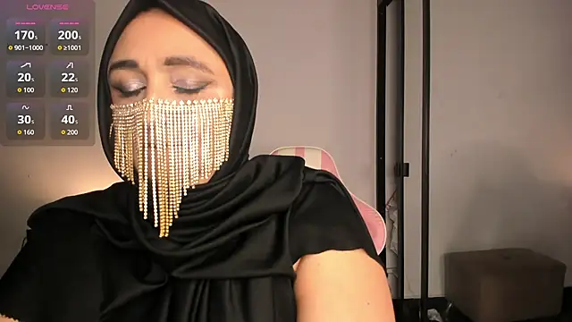 Snapshot of HijabiMilff chatting on June 3, 2026, 2:33 pm HijabiMilff online show from June 3, 2026, 2:33 pm