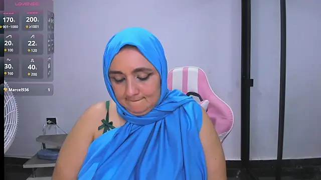 Snapshot of HijabiMilff chatting on June 10, 2026, 4:08 pm HijabiMilff online show from June 10, 2026, 4:08 pm