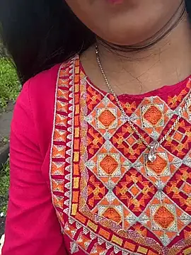 Queenlipx online show from July 20, 2026, 10:39 am