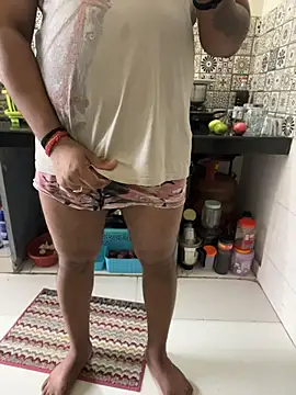 Queenlipx online show from July 23, 2026, 5:49 am