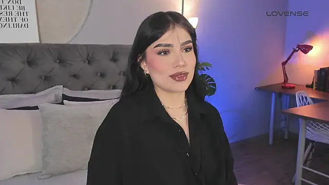 Snapshot of AlmaBlaze chatting on August 5, 2026, 2:11 pm AlmaBlaze online show from August 5, 2026, 2:11 pm