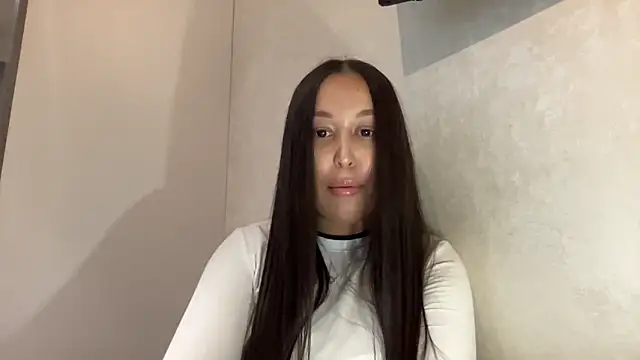 Dana 005 online show from May 3, 2026, 10:13 pm