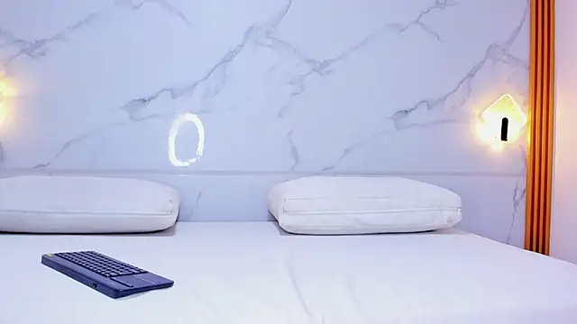 Snapshot of melanie_harl chatting on February 21, 2026, 8:33 pm melanie harl online show from February 21, 2026, 8:33 pm