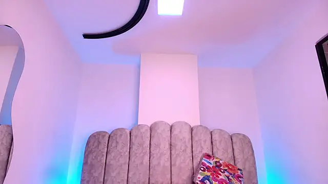 Snapshot of Naom_lee chatting on April 15, 2026, 11:59 am Naom lee online show from April 15, 2026, 11:59 am