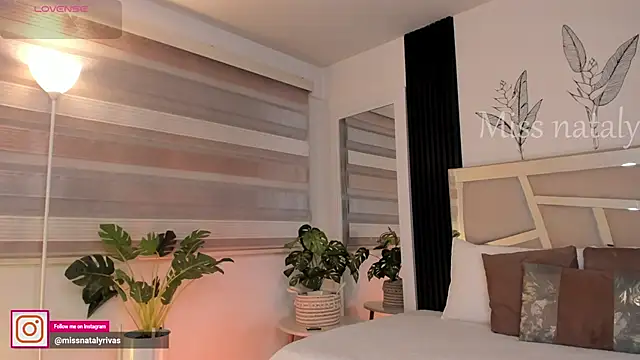 Snapshot of missnataly chatting on April 8, 2026, 10:33 pm missnataly online show from April 8, 2026, 10:33 pm