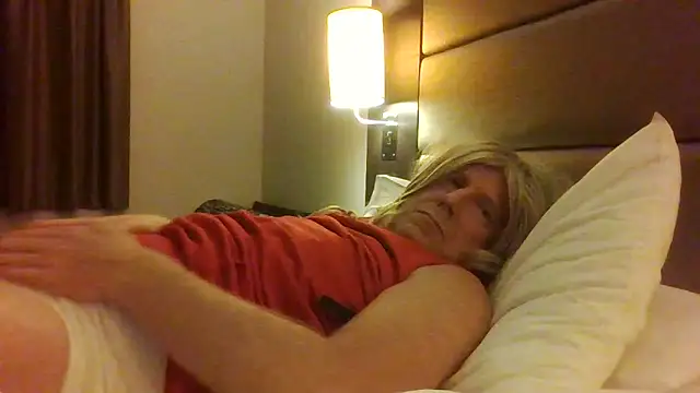 Snapshot of ExactFashion2 chatting on February 20, 2026, 11:50 pm ExactFashion2 online show from February 20, 2026, 11:50 pm