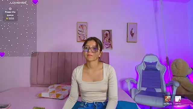 Snapshot of Zoow_bluussh chatting on February 24, 2026, 12:28 pm Zoow bluussh online show from February 24, 2026, 12:28 pm