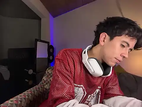 Snapshot of Stolas_ying chatting on March 7, 2026, 4:08 am Stolas ying online show from March 7, 2026, 4:08 am