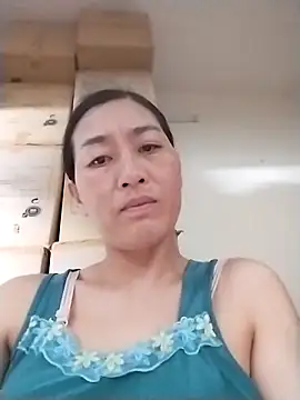 lris-Beauty77 online show from April 10, 2026, 9:00 pm