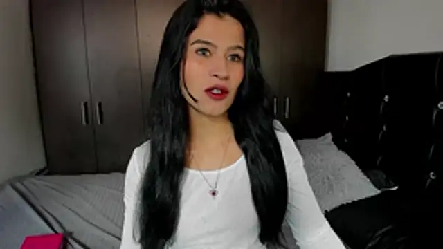 Snapshot of LatinaQueen23 chatting on July 27, 2026, 3:08 pm LatinaQueen23 online show from July 27, 2026, 3:08 pm