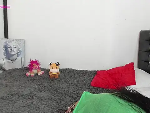 LatinaQueen23 online show from March 14, 2026, 1:50 pm