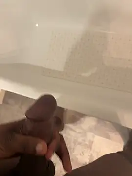 Snapshot of baiseurmeuf_parfait chatting on March 1, 2026, 12:05 pm baiseurmeuf parfait online show from March 1, 2026, 12:05 pm