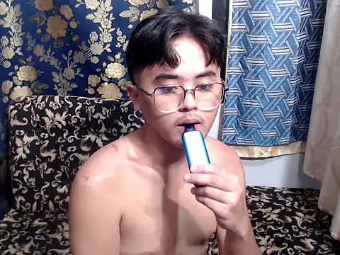 cute asian22 online show from April 3, 2026, 7:37 am