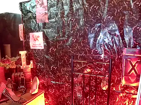 Snapshot of MistressMileenaMiami chatting on August 8, 2026, 10:28 pm MistressMileenaMiami online show from August 8, 2026, 10:28 pm