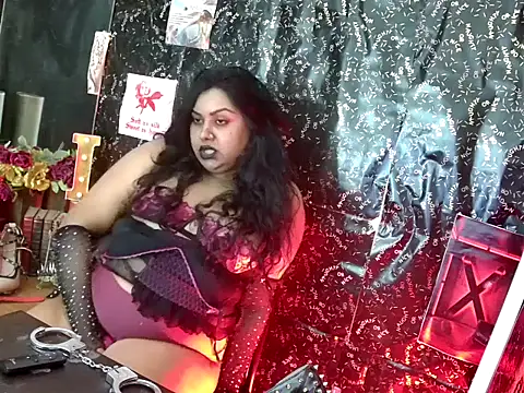 Snapshot of MistressMileenaMiami chatting on August 8, 2026, 2:51 am MistressMileenaMiami online show from August 8, 2026, 2:51 am
