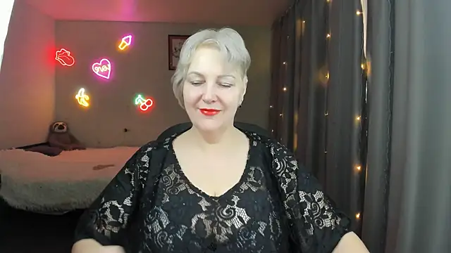 Mary-Leee online show from May 4, 2026, 3:04 pm