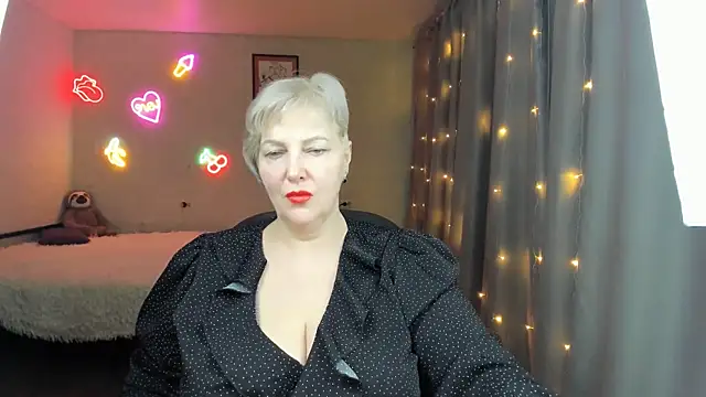 Mary-Leee online show from May 2, 2026, 5:40 pm
