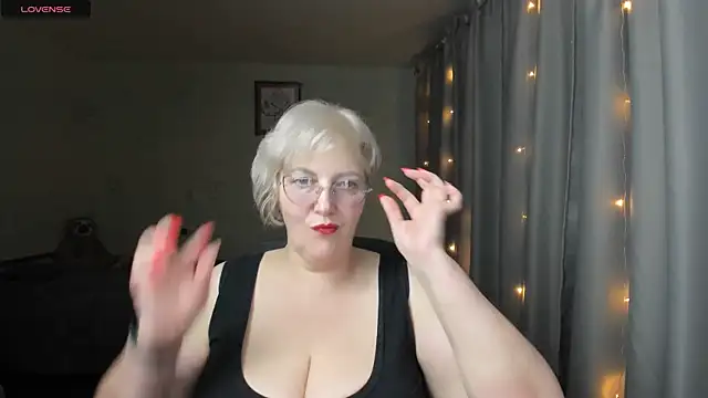 Mary-Leee online show from June 19, 2026, 2:56 pm