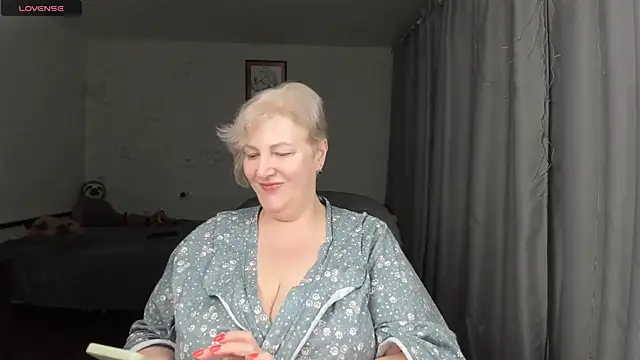 Mary-Leee online show from June 12, 2026, 4:49 pm