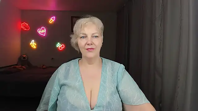 Mary-Leee online show from June 4, 2026, 6:18 am