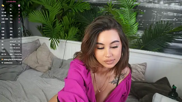 Snapshot of JulyMilky chatting on March 18, 2026, 3:46 pm JulyMilky online show from March 18, 2026, 3:46 pm